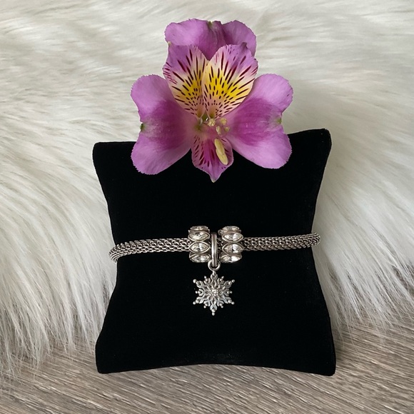 Brighton Jewelry - Brighton Snowflake Charm Bracelet